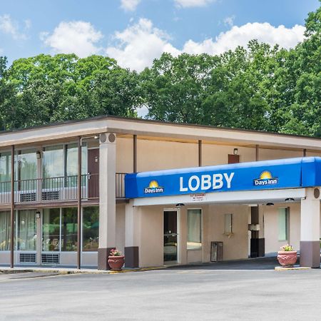 Days Inn By Wyndham Hurricane Mills Ngoại thất bức ảnh