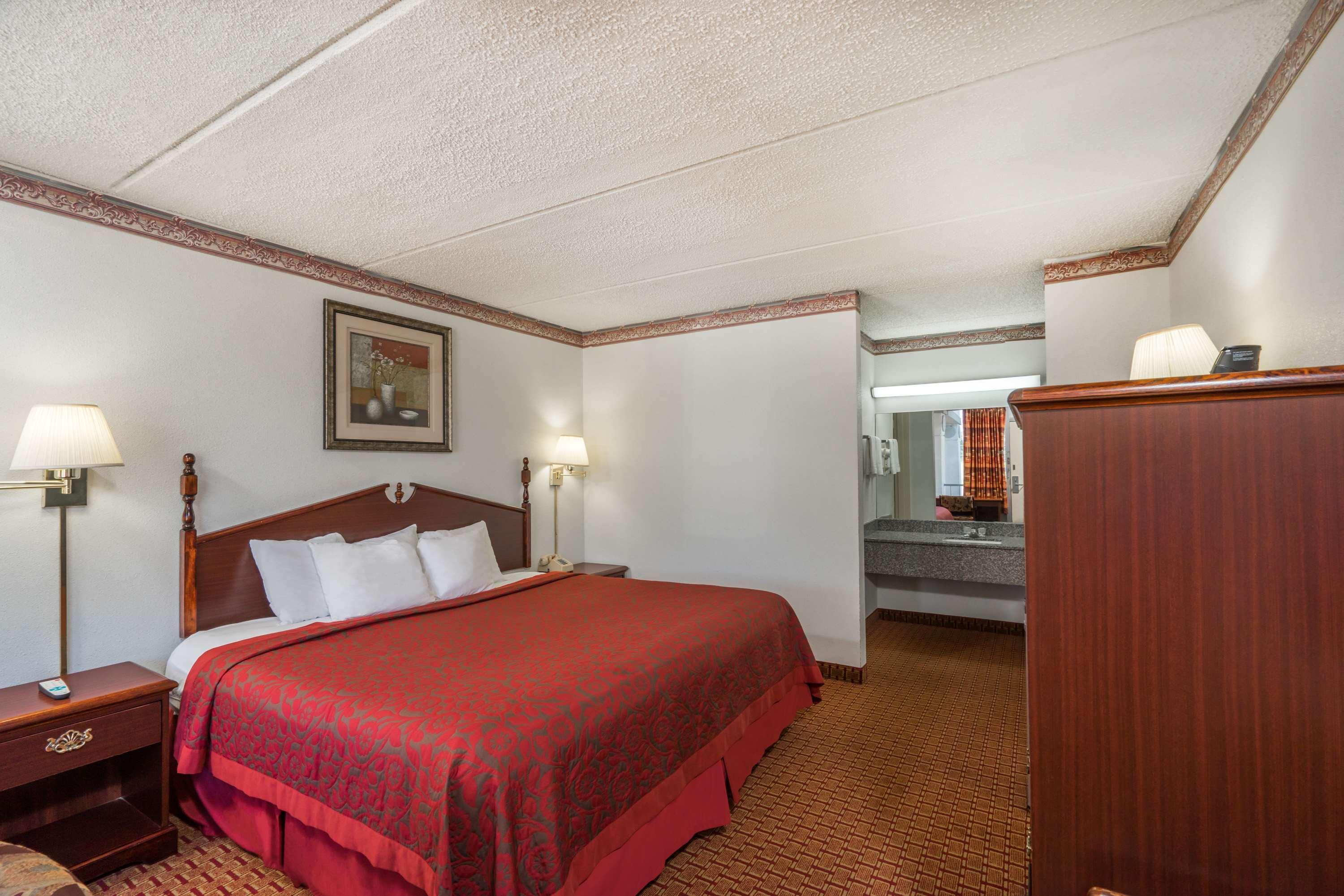 Days Inn By Wyndham Hurricane Mills Ngoại thất bức ảnh