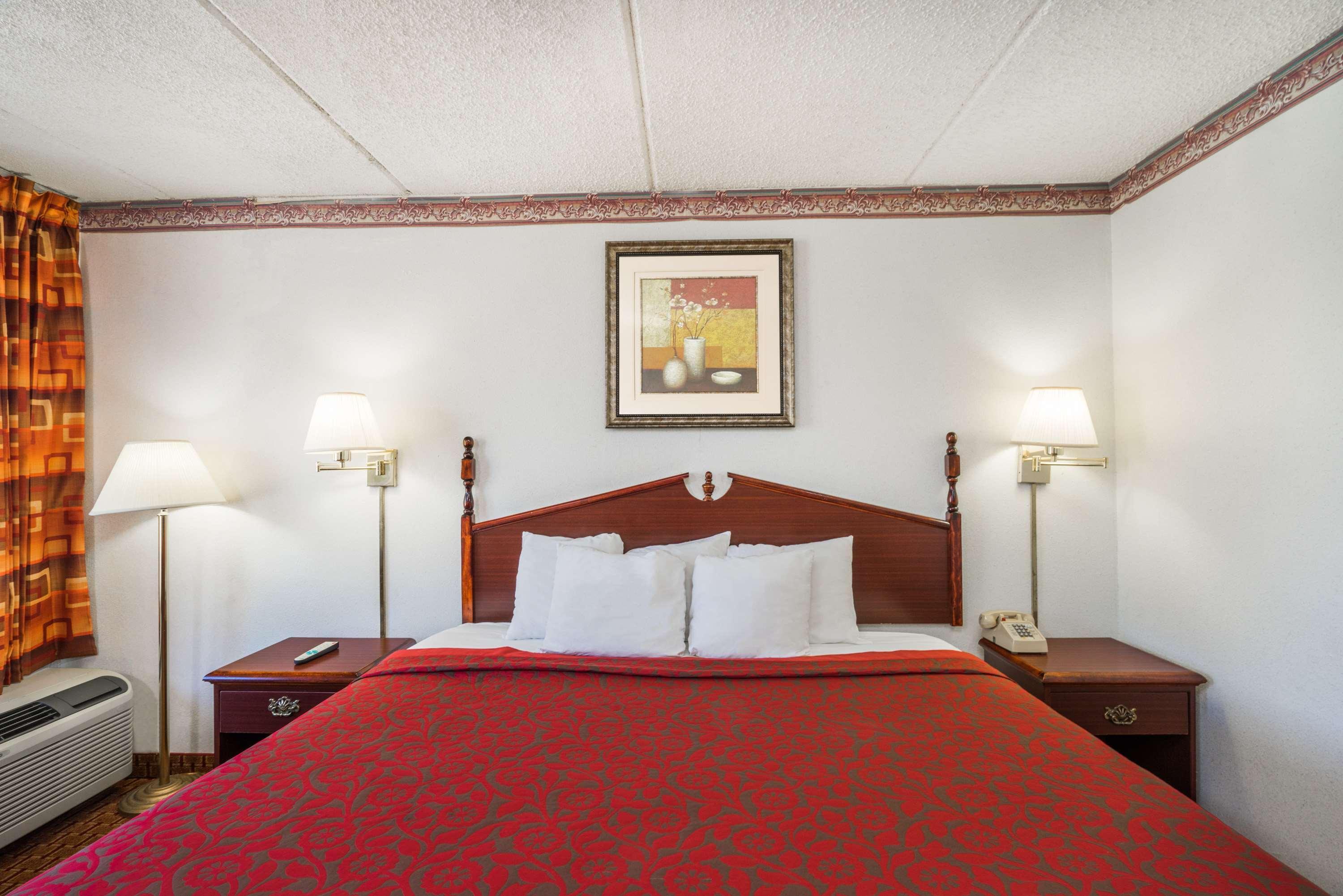 Days Inn By Wyndham Hurricane Mills Ngoại thất bức ảnh