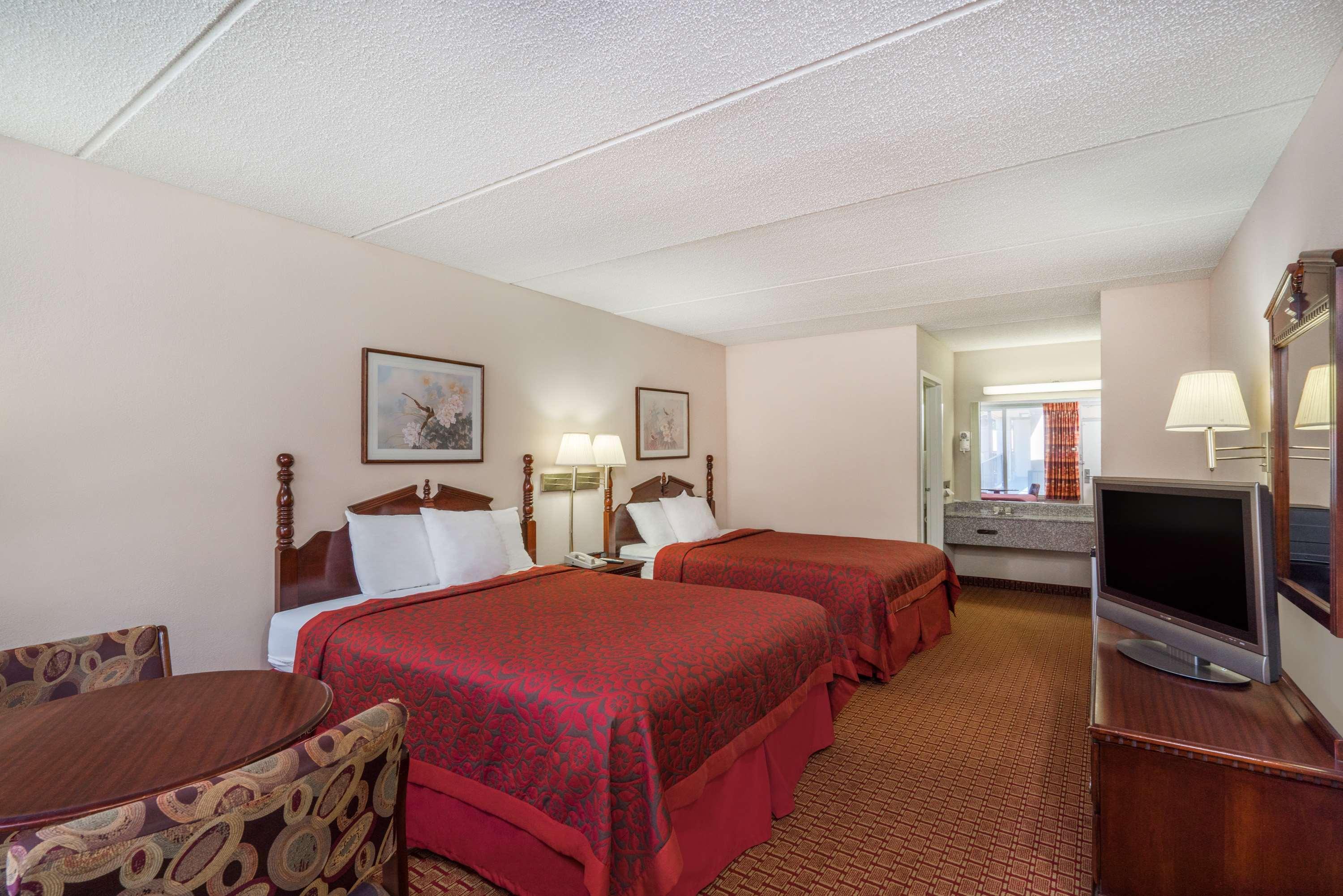Days Inn By Wyndham Hurricane Mills Ngoại thất bức ảnh