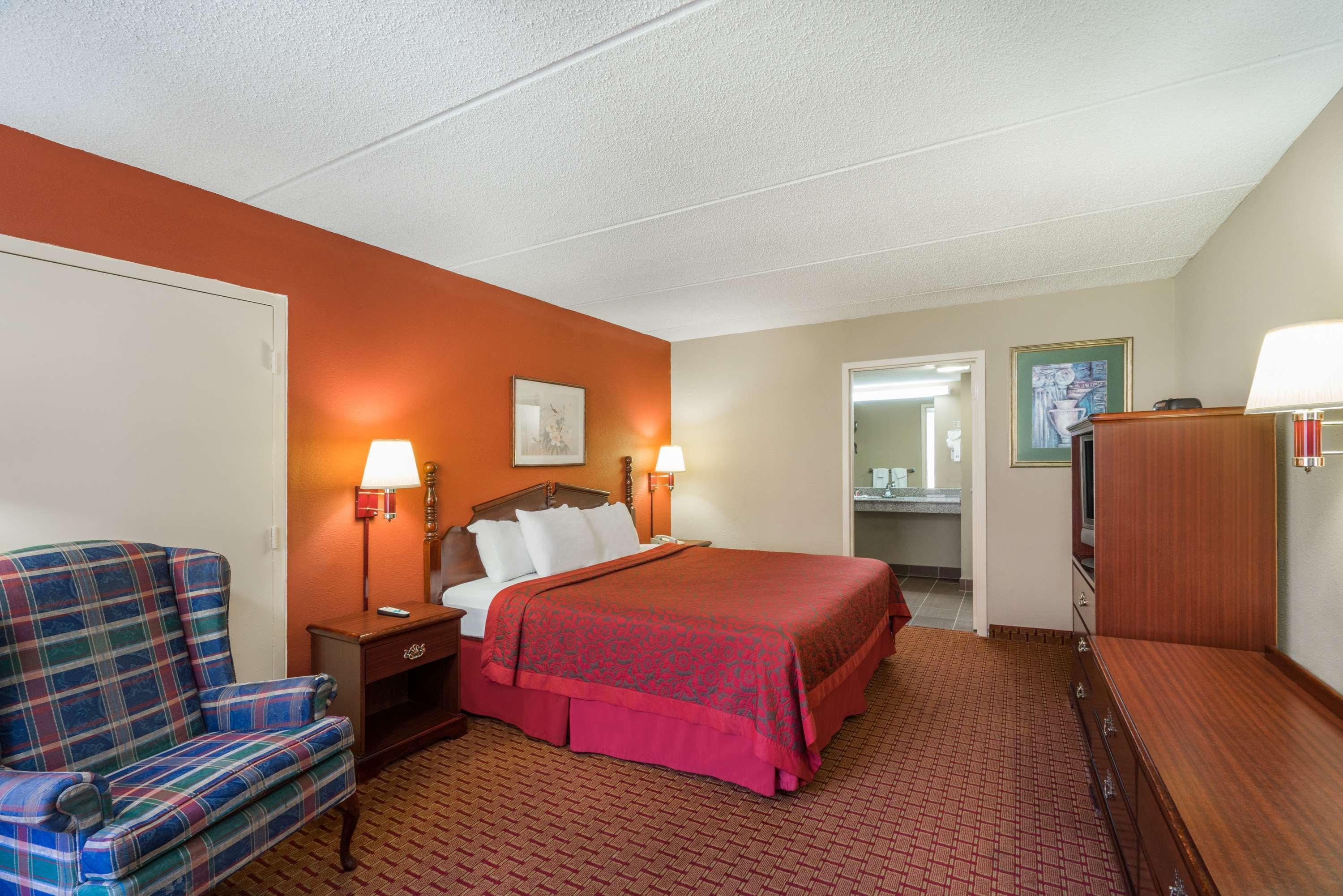 Days Inn By Wyndham Hurricane Mills Ngoại thất bức ảnh